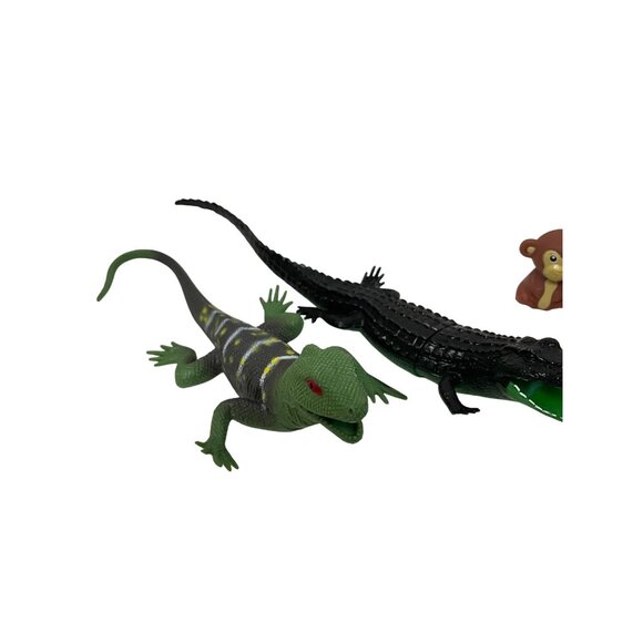 Set Of 8 Assorted Wild Animal Figurines Plastic Toy Set - Picture 5 of 16